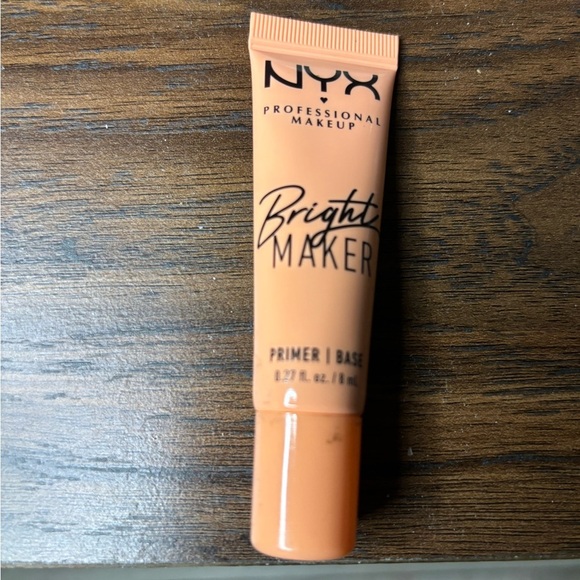 NYX Professional Makeup Bright Maker Brightening Primer Base, 0.27 fl. oz. - Picture 2 of 3